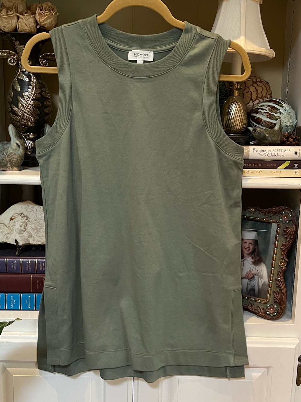 Haven Well Within 🍃NEW THYME sleeveless top side vents TALBOTs